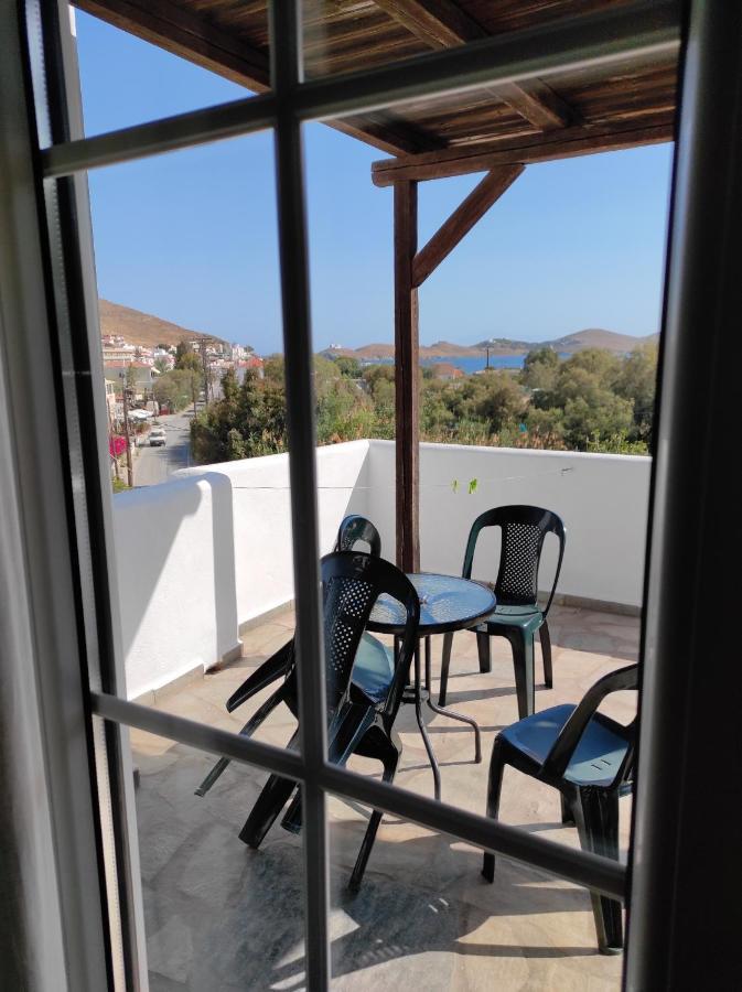 Kea Island Apartment Korissia  Bagian luar foto